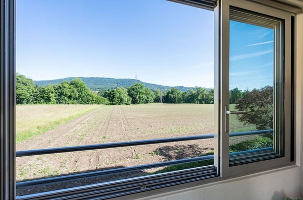 Sonnige Wohnung mit Wintergarten, Schwedenofen und hochwertigem Ausbau 11