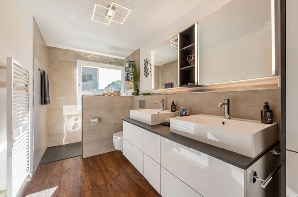 Sonnige Wohnung mit Wintergarten, Schwedenofen und hochwertigem Ausbau 4