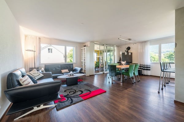 Sonnige Wohnung mit Wintergarten, Schwedenofen und hochwertigem Ausbau 2