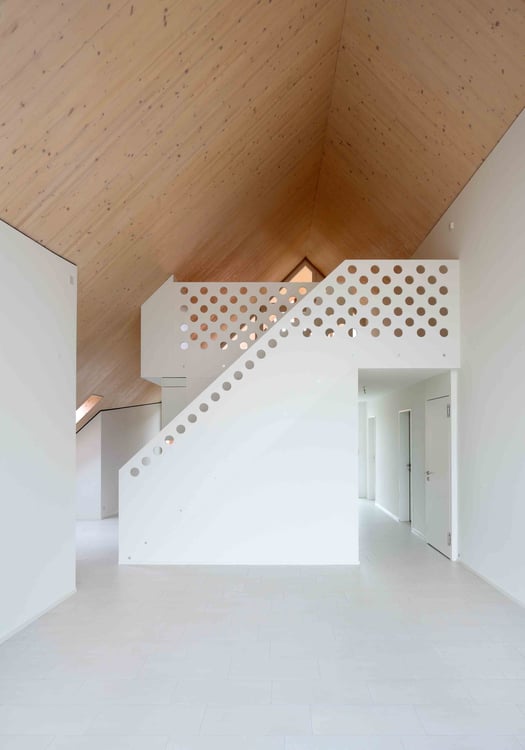 1 1/2 Zimmerwohnung 150m2 im 2.OG 3