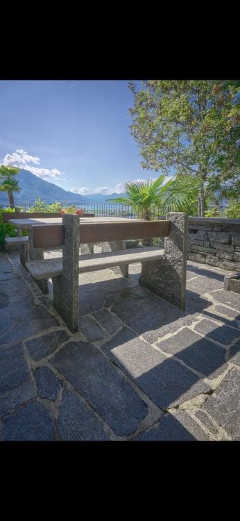 Splendida casa bifamiliare con piscina a Gordola 4