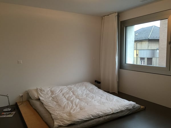 Spacious 1.5-room apartment (160 m²) with large loggia & stunning view next to Europaallee 12