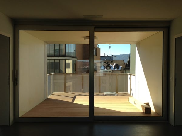 Spacious 1.5-room apartment (160 m²) with large loggia & stunning view next to Europaallee 14