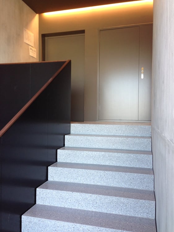 Spacious 1.5-room apartment (160 m²) with large loggia & stunning view next to Europaallee 20