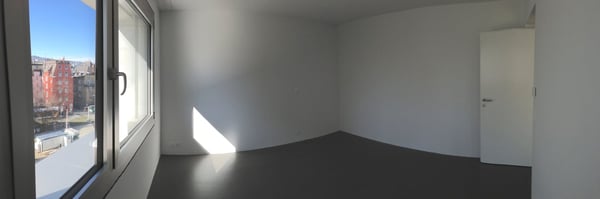 Spacious 1.5-room apartment (160 m²) with large loggia & stunning view next to Europaallee 13