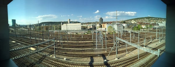 Spacious 1.5-room apartment (160 m²) with large loggia & stunning view next to Europaallee 15