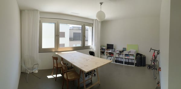 Spacious 1.5-room apartment (160 m²) with large loggia & stunning view next to Europaallee 7