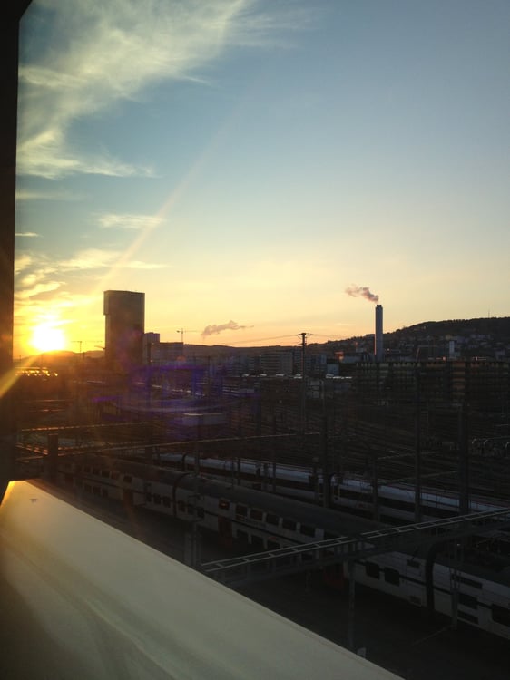 Spacious 1.5-room apartment (160 m²) with large loggia & stunning view next to Europaallee 16