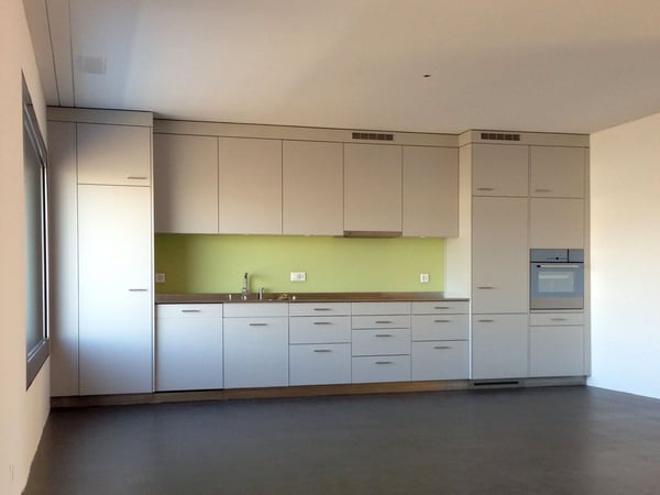 Spacious 1.5-room apartment (160 m²) with large loggia & stunning view next to Europaallee 6