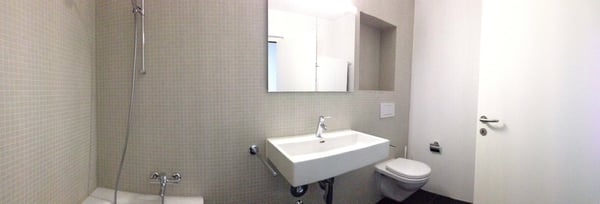 Spacious 1.5-room apartment (160 m²) with large loggia & stunning view next to Europaallee 9