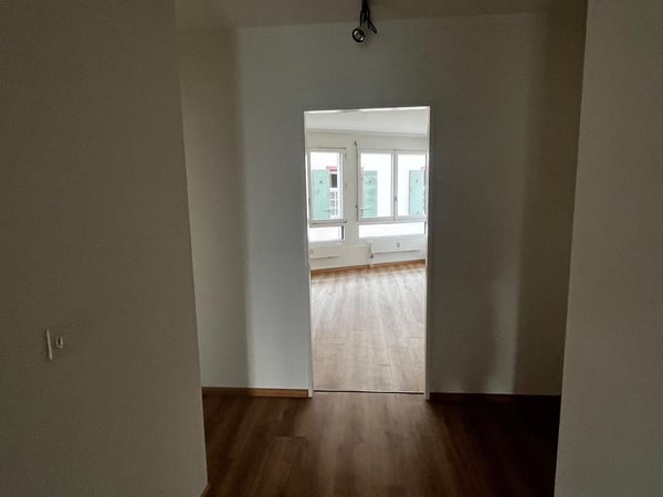 Grosszügige 1.5-Zimmer-Wohnung mit Rheinblick am Unterer Rheinweg 10