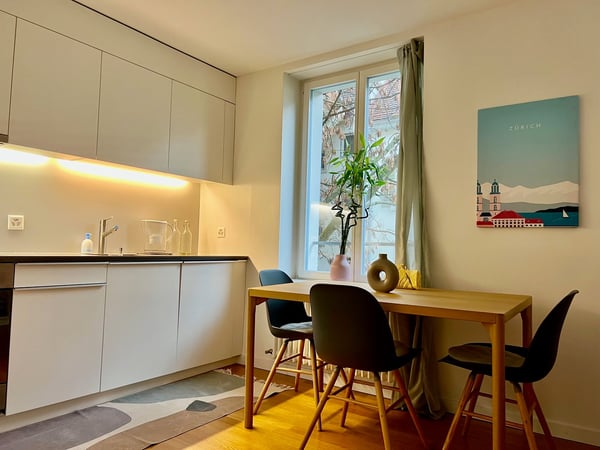 Fabelhafte 1.5-Zimmer-Wohnung mit Balkon in Wipkingen, Zürich 4