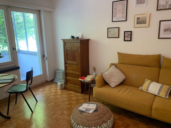 Schöne 1-Zimmer Wohnung mit Balkon / Sicht auf Bäume 2