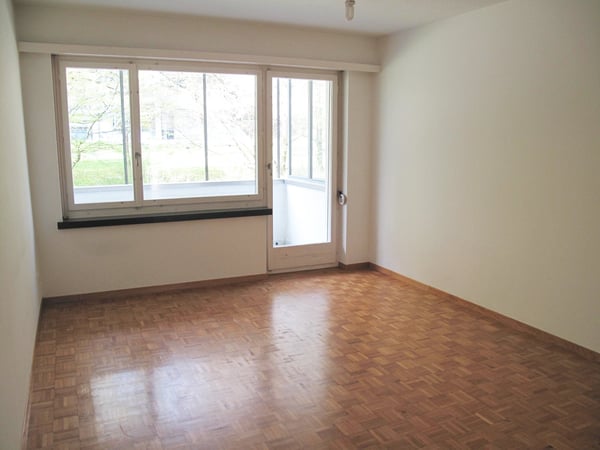 Schöne 1-Zimmer Wohnung mit Balkon / Sicht auf Bäume 1