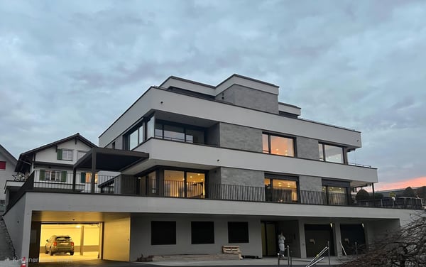 Erstvermietung moderne 1.5-Zimmer-Attikawohnung in Wilen b. Wollerau 1