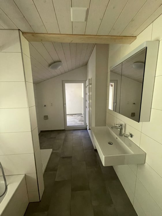 Charmante 1.5-Zimmer-Dachwohnung in Langnau im Emmental 2