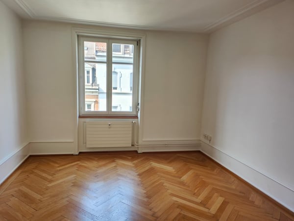 Charmante 1-Zimmer-Altbauwohnung in Basel zwischen Brausebad und Allschwilerplatz 4