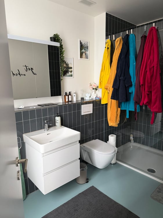 Moderne 1.5-Zimmer-Neubau-Wohnung mit Stadtblick in Uster 3