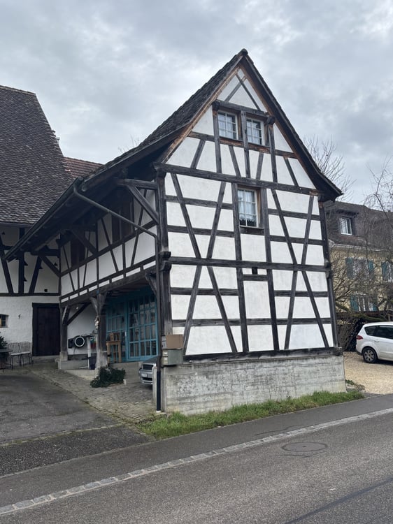 Charmantes 1.5-Zimmer-Fachwerkhaus in ruhiger Lage von Rodersdorf 2