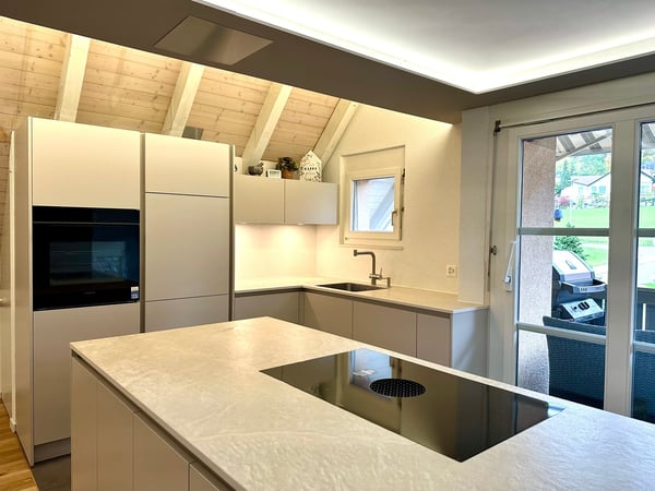 Renovierte 1.5-Zimmer-Dachmaisonette im ruhigen Dorfkern 1