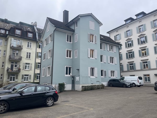 Schöne Büroräumlichkeiten mit 1 Zimmern an zentraler Lage nahe Stadelhofen 1