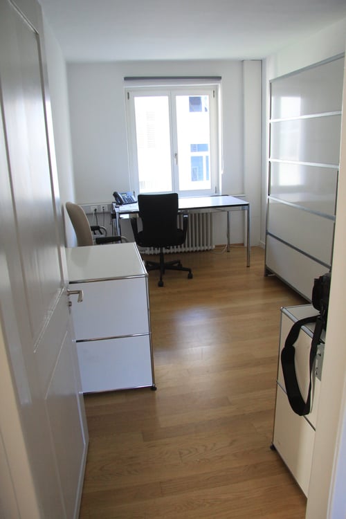 Schöne Büroräumlichkeiten mit 1 Zimmern an zentraler Lage nahe Stadelhofen 3