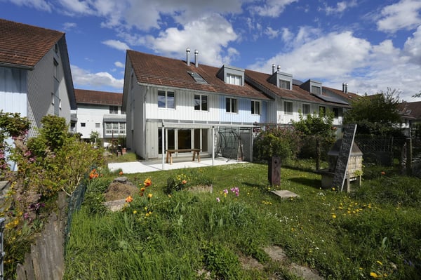 1.5-Zimmer_Eckhaus in Rafz 1