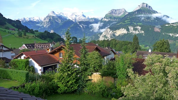 Modernes 1 ½ Zimmer-Zweifamilienhaus in Top-Lage mit atemberaubender Bergsicht in Morschach 13