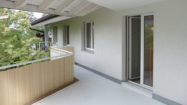 Modernes 1 ½ Zimmer-Zweifamilienhaus in Top-Lage mit atemberaubender Bergsicht in Morschach 2