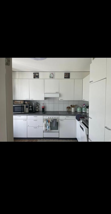 Grosszügige 1.5-Zimmer-Wohnung mit Balkon und Feldblick in Kloten 2