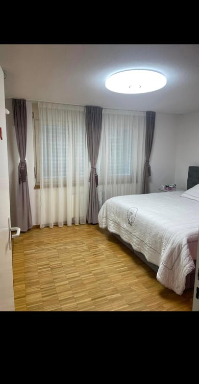 Grosszügige 1.5-Zimmer-Wohnung mit Balkon und Feldblick in Kloten 1