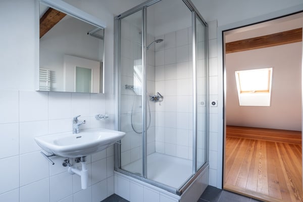 Charmante 1.5-Zimmer-Wohnung in Schulhaus in Wabern 14