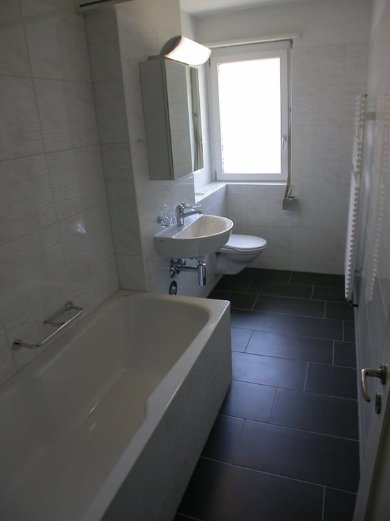 Sehr zentrale und trotzdem ruhig gelegene Wohnung mit HAUSWARTSTELLE ! 7