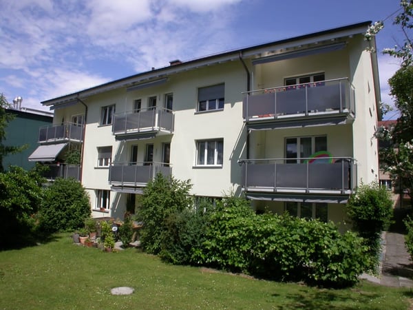 Sehr zentrale und trotzdem ruhig gelegene Wohnung mit HAUSWARTSTELLE ! 1