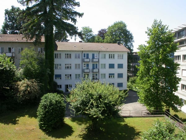 Sehr zentrale und trotzdem ruhig gelegene Wohnung mit HAUSWARTSTELLE ! 4