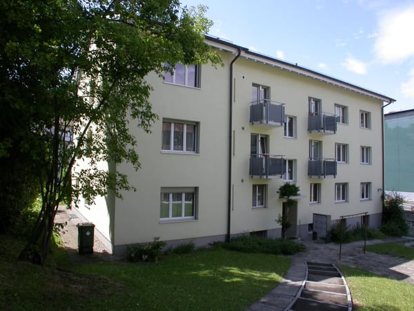 Sehr zentrale und trotzdem ruhig gelegene Wohnung mit HAUSWARTSTELLE ! 3