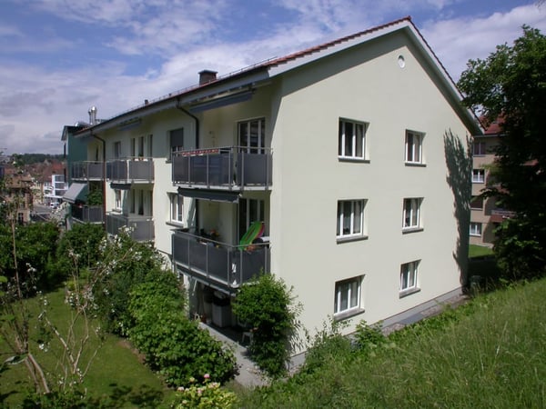 Sehr zentrale und trotzdem ruhig gelegene Wohnung mit HAUSWARTSTELLE ! 2