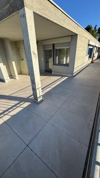 Helle und moderne 1.5-Zimmer Attikawohnung mit grosser Terrasse und viel Privatsphäre 13