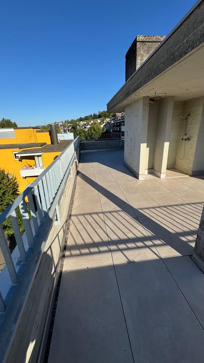 Helle und moderne 1.5-Zimmer Attikawohnung mit grosser Terrasse und viel Privatsphäre 10