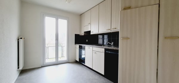 Charmante 1.5-Zimmer-Wohnung mit Balkon in Kloten 1