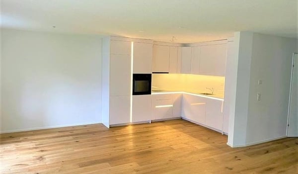 Moderne 1.5-Zimmer-Wohnung mit Balkon und Garage in Oftringen 3