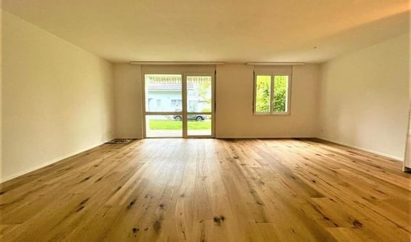 Moderne 1.5-Zimmer-Wohnung mit Balkon und Garage in Oftringen 2