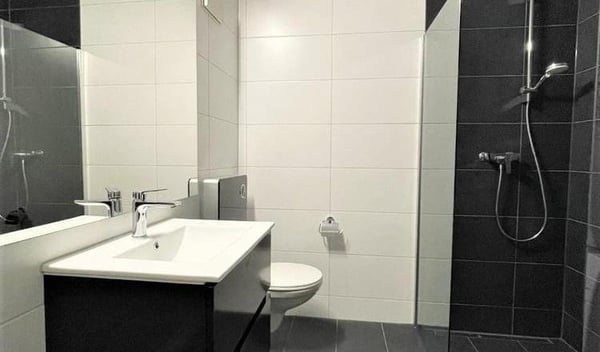 Moderne 1.5-Zimmer-Wohnung mit Balkon und Garage in Oftringen 4