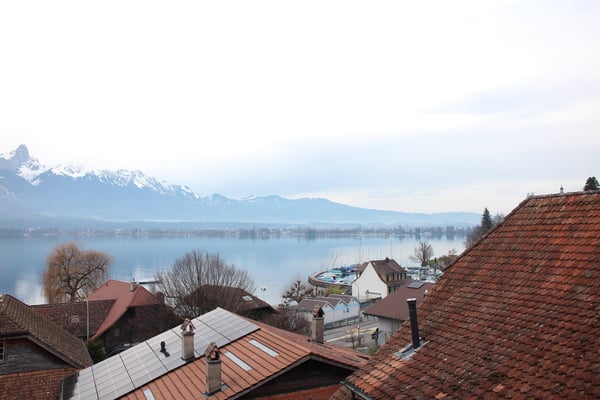 1-Zimmer-Dachwohnung mit Sicht auf See und Berge in Hilterfingen 11