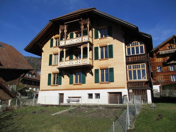 1-Zimmer-Dachwohnung mit Sicht auf See und Berge in Hilterfingen 12