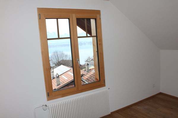 1-Zimmer-Dachwohnung mit Sicht auf See und Berge in Hilterfingen 9
