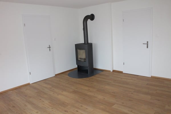 1-Zimmer-Dachwohnung mit Sicht auf See und Berge in Hilterfingen 4