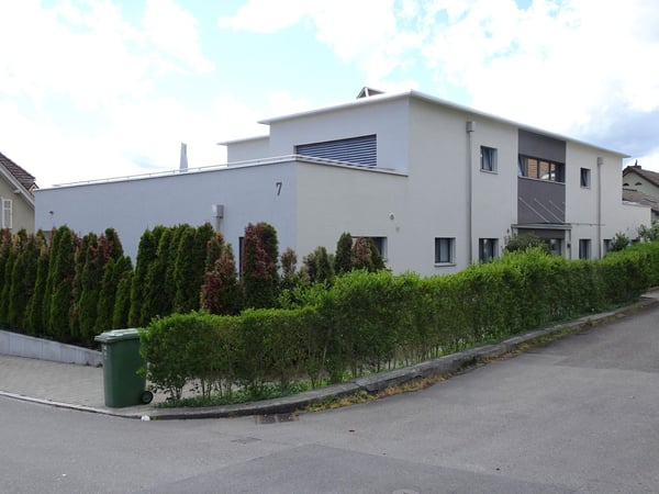 Moderne 1.5-Zimmer-Wohnung mit Terrasse und Garten in Wettingen 1