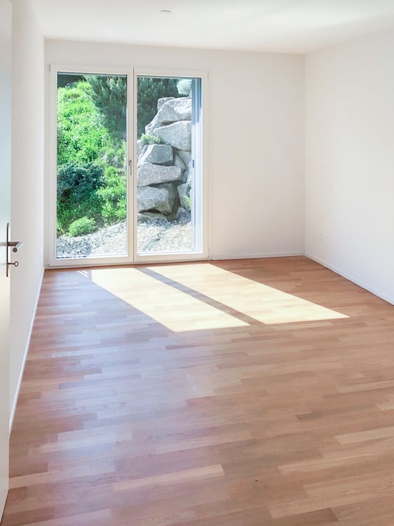 Sonnenverwöhntes Wohnen mit grosszügiger Terrasse und Panoramablick ins Grüne 8