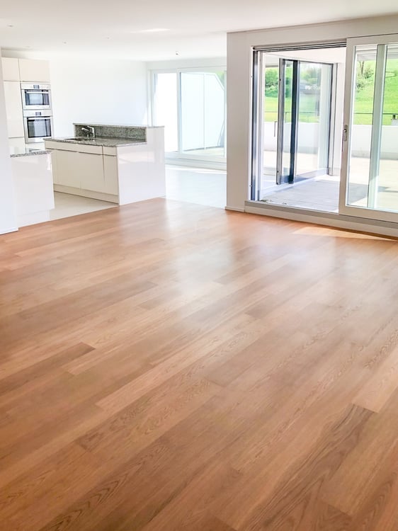 Sonnenverwöhntes Wohnen mit grosszügiger Terrasse und Panoramablick ins Grüne 4